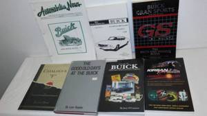 lot 21 image: (7) Buick Books and Booklets