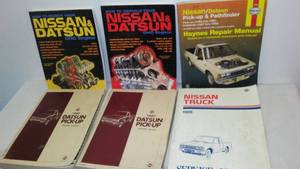 lot 60 image: NissanDatsun Pickup Manuals