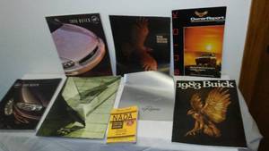 lot 116 image: Buick Showroom Brochures.