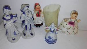lot 135 image: Figurines