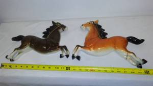 lot 197 image: (2) Vintage Ceramic Horses