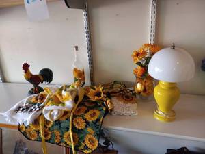 lot 150 image: Sunflower display including rooster...