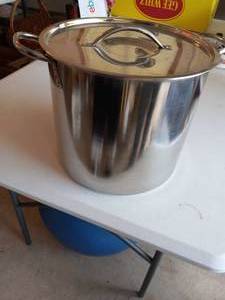 lot 176 image: Stock pot - stainless steel...