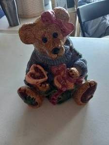 lot 177 image: Teddie bear cookie jar...