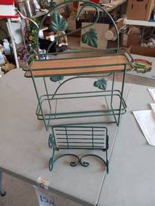 lot 124 image: Ivy leaf green 2 tier shelf...