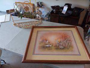 lot 128 image: Goose pic wwhite shelf...
