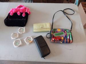 lot 136 image: Girls purses & ladies wallets, bang...