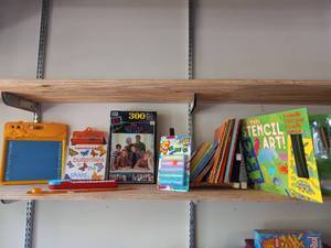 lot 143 image: Misc childrens items - chalk, books...