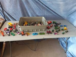 lot 18 image: Storage tub wmultiple (50) cars, ...