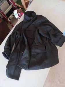 lot 32 image: Black 80% wool peacoat size XL...