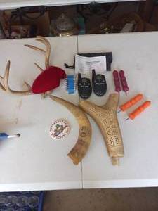 lot 77 image: Antlers, horn, bone cribbage board,...