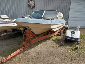 lot 3 image: Evinrude 16-foot Trihull Fiberglass Runabout with  Evinrude W12380 Trailer, No Inboard Engine and Stern Drive Removed
