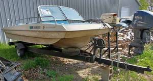 lot 4 image: Evinrude 16-foot Trihull Fiberglass  Runabout with  Evinrude W12380 Trailer, Stern Drive Removed, Has Inboard Engine