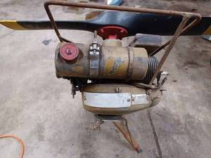 lot 10 image: Rare Dragonfly Airdrive Outboard by Robertson-Hedges. Model No. AH47, Serial No. 247633H1058