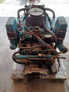 lot 14 image: OMC 260 V8 Inboard, Serial No. 633210