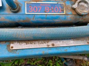 lot 66 image: Chris Craft Model 307B-101 Inboard, Engine No. 653395, Missing Oil Filler Cap