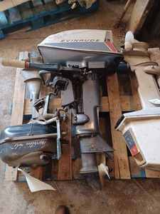 lot 102 image: Vintage Evinrude Sportwin Outboard, Serial No. 10302D-E09680