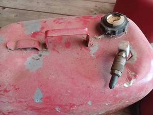 lot 106 image: Metal Boat Tank