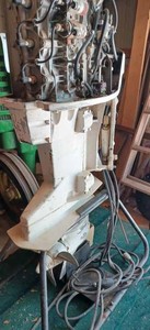 lot 109 image: Mercury Vertical 4 Cylinder with Stand, Missing Hood