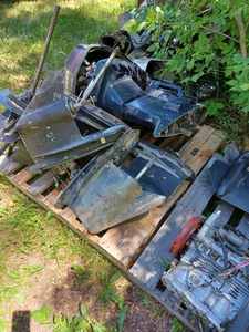 lot 122 image: Evinrude 88 Special - Model No. E881SLEOC Outboard - Missing Lower Unit, Serial No. G03756456