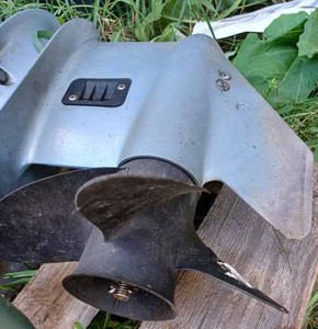 lot 139 image: Evinrude Model No. 20 Four Blade with an Extra New 3 Blade Prop