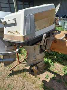 lot 151 image: Evinrude Starflite V4 Outboard