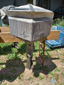 lot 152 image: Evinrude Starflite V4 Outboard