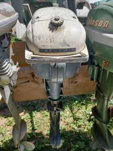 lot 161 image: Vintage Evinrude Yachtwin Model No. 3633E Outboard, Serial No. E01444
