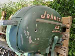 lot 186 image: Vintage Johnson Sea Horse 25 hp. Outboard