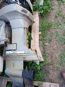 lot 194 image: Evinrude Starflite V4 Outboard - Model No. 135863G, Serial No. J0002275