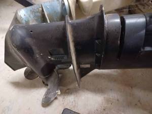 lot 393 image: BlackDark Gray Outboard Motor, Missing Hood, Unknown MakeModel (Have to Purchase based on photos)