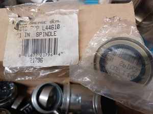 lot 430 image: Assorted Spindle Bearings, Grease Cups, and Grease Seals