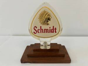lot 64 image: Vintage Schmidt Beer Mid Century Lucite Beer Tap Handle Knob