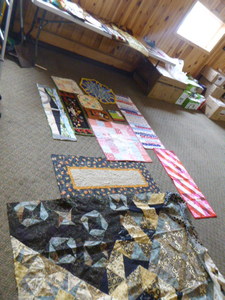Handmade Quilts, Hand Bags and Table Runners