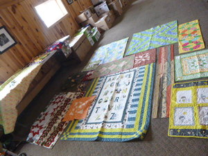 Handmade Quilts, Pot Holders, Table Runners