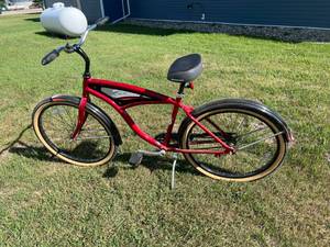 lot 11 image: Trek Classic Bicycle