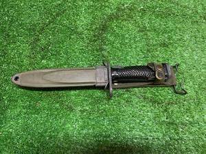 lot 13 image: US M8A Bayonet