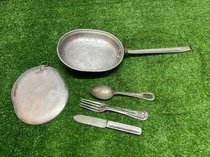 lot 16 image: WW1 Mess Kit with Silverware