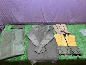 lot 22 image: Vintage Military Clothing