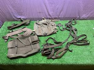 lot 24 image: US Military Items
