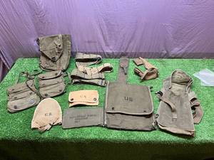 lot 26 image: US Military Items