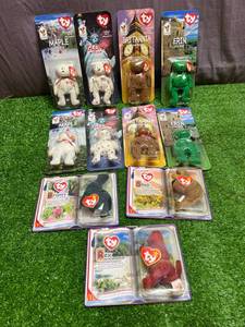 lot 40 image: Ty Beanie Babies in Packages