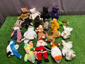 lot 45 image: 20 Ty Beanie Babies with Tags