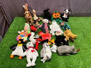 lot 46 image: 20 Ty Beanie Babies with Tags
