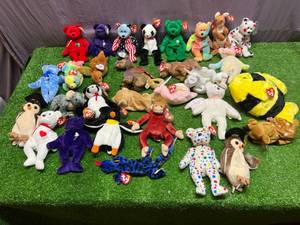 lot 47 image: 30 Ty Beanie Babies with Tags