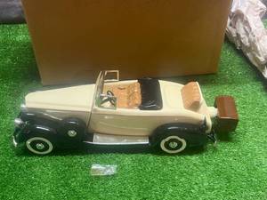 lot 93 image: 1937 Packard Aristo-Craft Creation Decanter