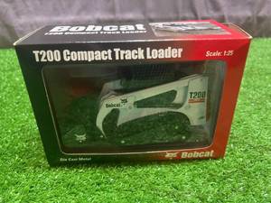 lot 117 image: Bobcat T200 Compact Track Loader 125 Scale