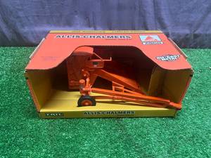 lot 118 image: Allis-Chalmers Roto-Baler 50th Anniversary