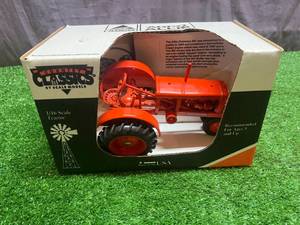 lot 125 image: Allis-Chalmers WC Tractor