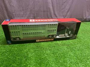 lot 127 image: Kenworth Long Hauler 132 Scale